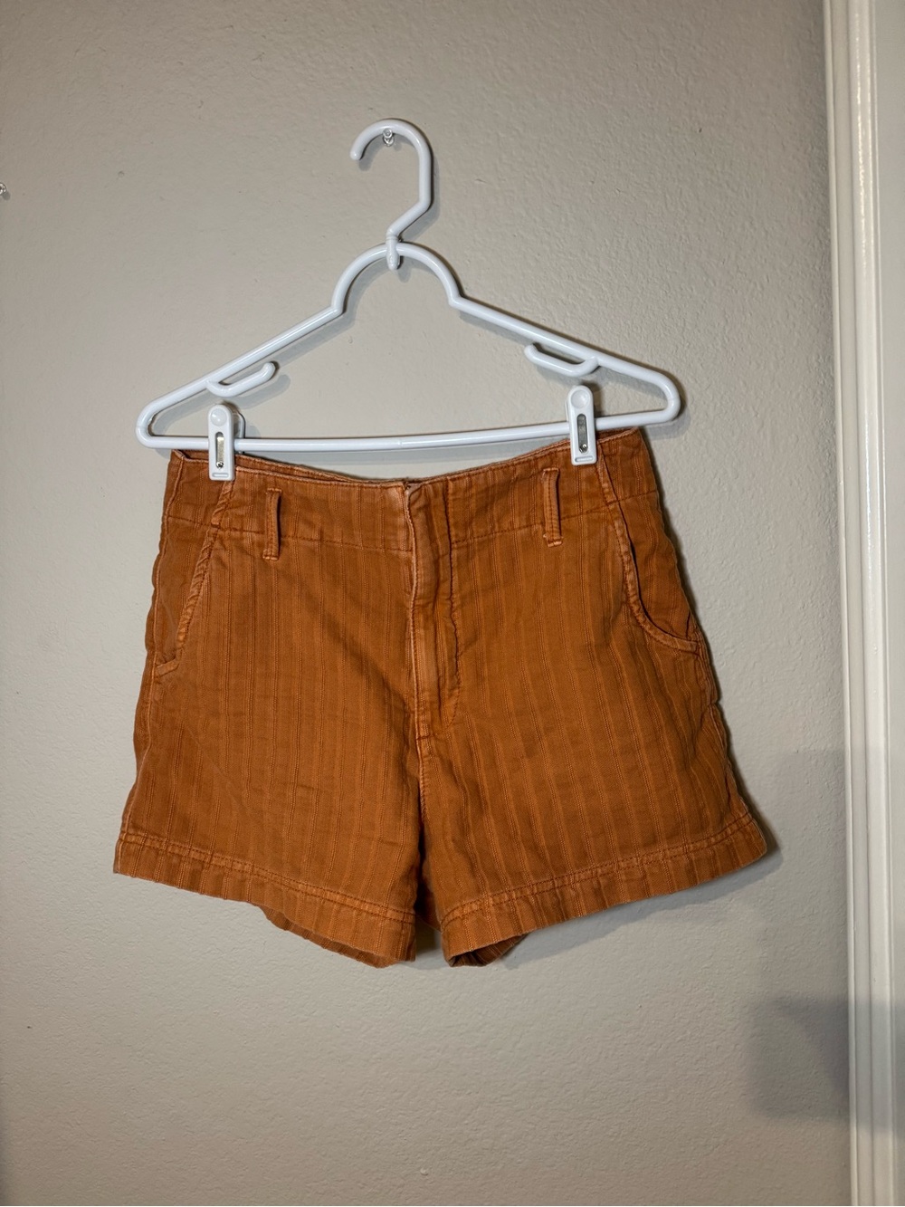 Classic High-Rise Women's Textured Jean Shorts in Rust Orange